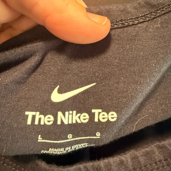 Nike Black T-Shirt with White Logo - Picture 3 of 3